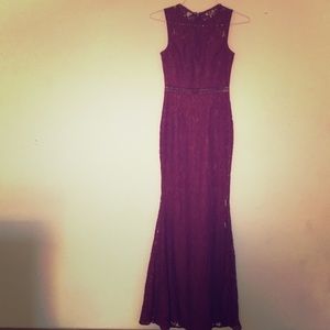 Lulu’s Burgundy Lace Maxi Dress